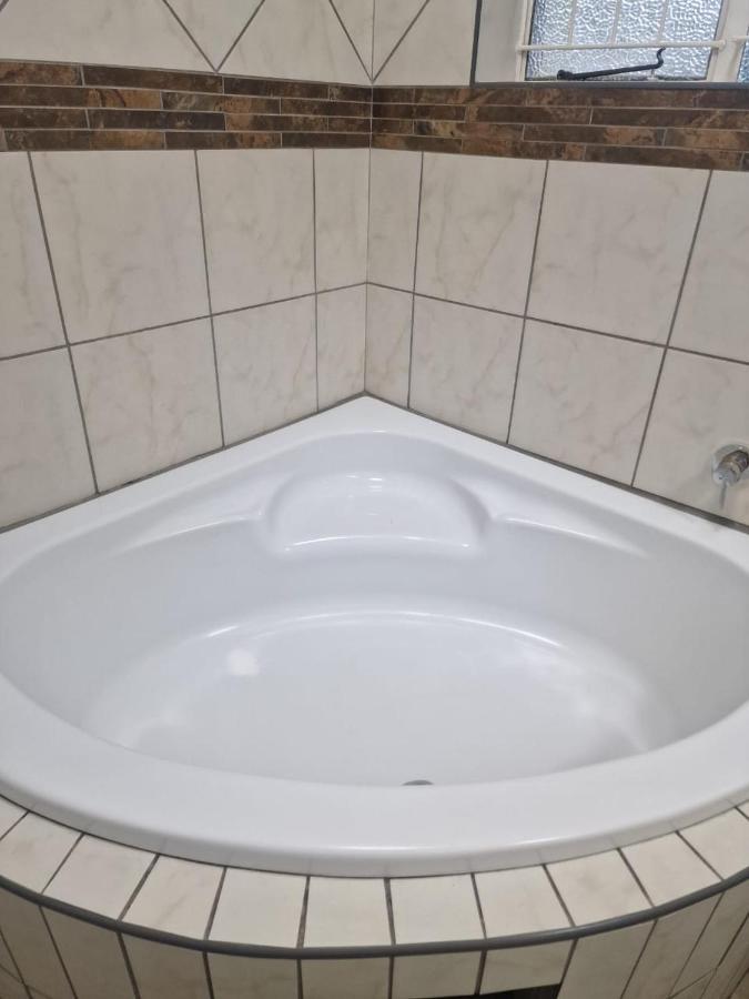 Pinto City Motel Kempton Park Kültér fotó